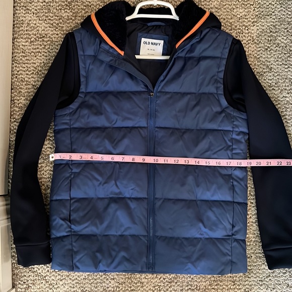 Boys Old Navy Puffer Jacket - Picture 4 of 7